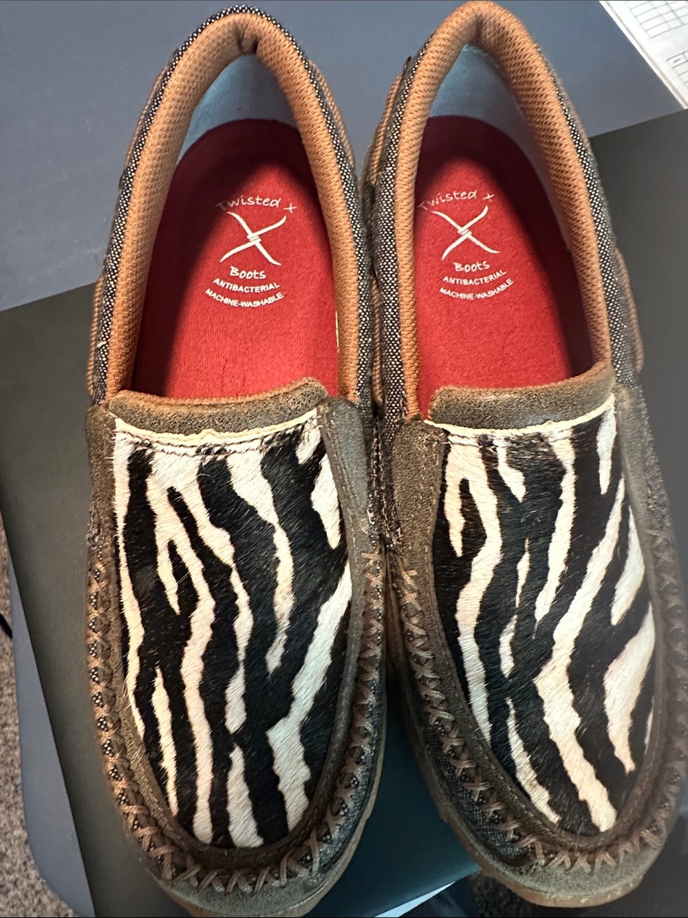 Twisted X Womens Zebra-Print Slip-On Loafers in Black, White & Brown